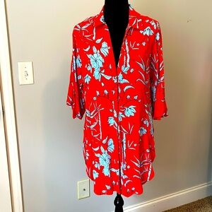 Fun tropical blouse in a beautiful red!
